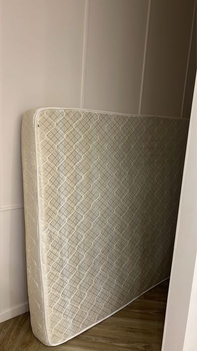 Отдам матрас даром