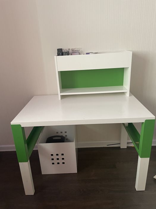 Письменный стол для школтника ИКЕА