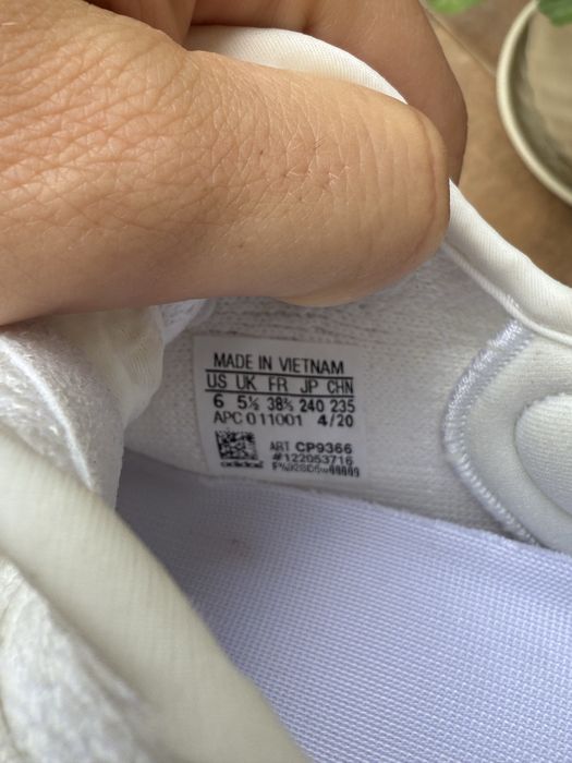 Yezzy adidas маратонки