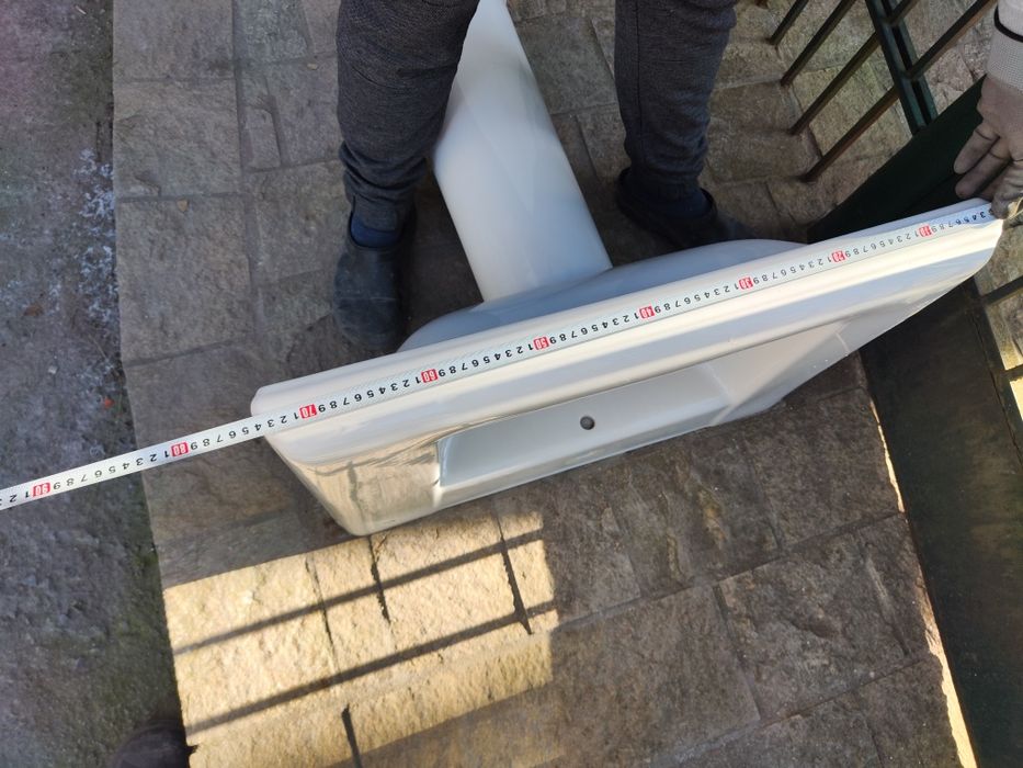 Порцеланова мивка за баня Roca