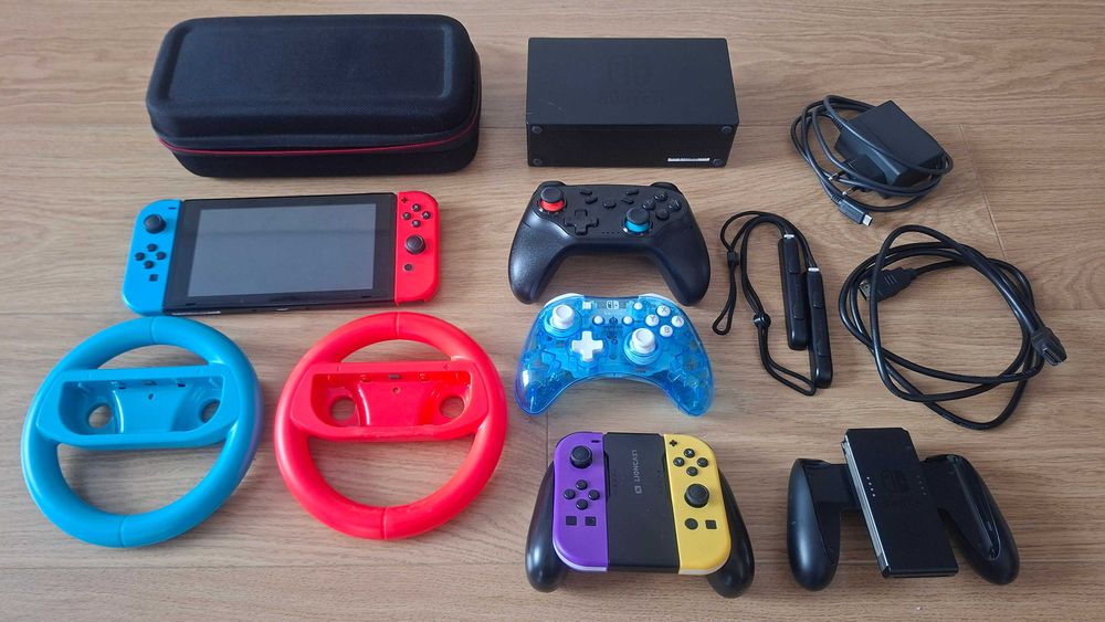 Nintendo Switch V2, 128GB карта и много екстри