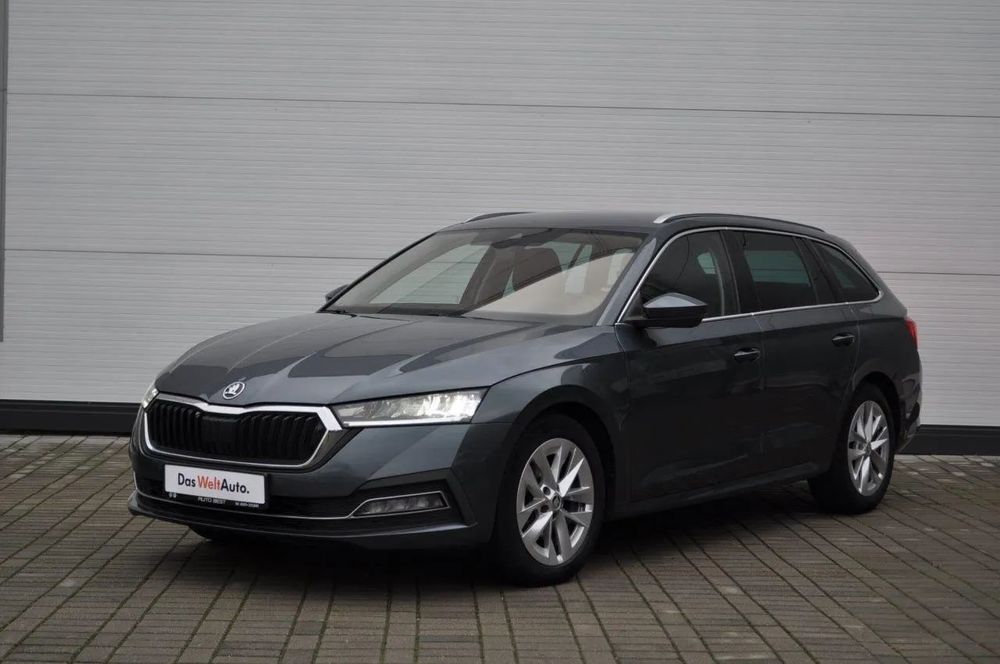 Skoda Octavia 150 CP DSG HUD Led VirtualCockpit ACC+Lane+SideAssist Carlig TVA