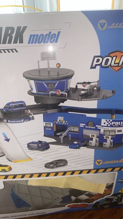 Паркинг с машинами 25000тг