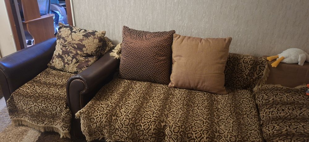 Диван-софа и кресло