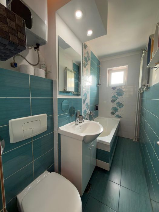 Închiriez apartament