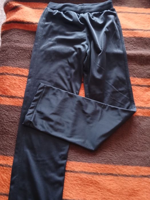 Спортен екип от две части