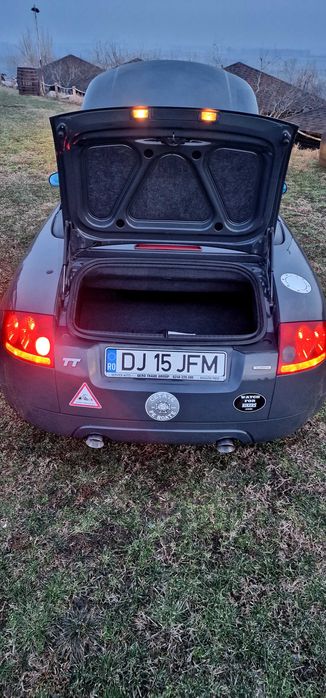 Audi TT Roadster Turbo Quattro Cabrio 1.8 L 225 HP 6+1