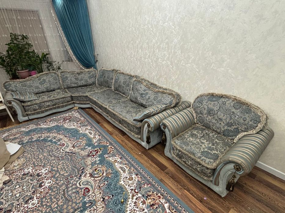 диван сатылады, кілеммен бірге дк болады