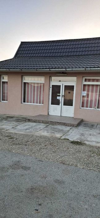 Închiriez spațiu comercial Lechinta