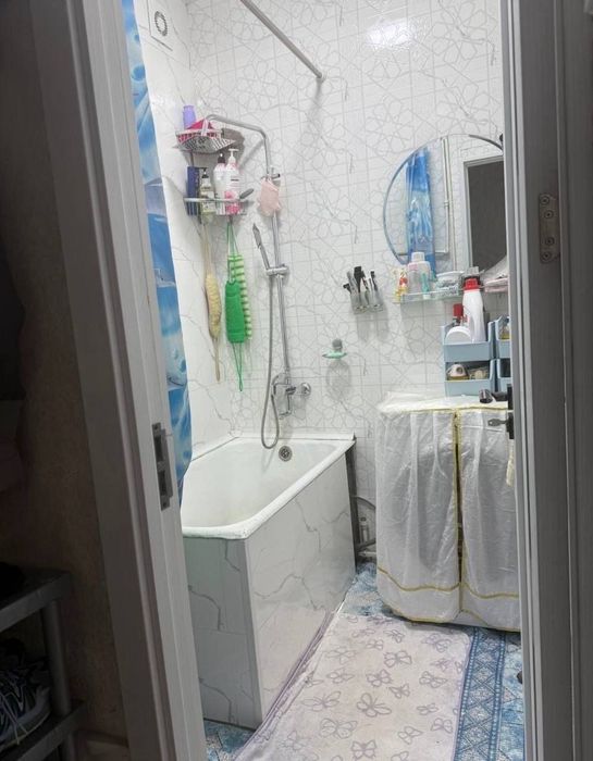 Район: Чилонзор 14
Мўлжал: Афруз 
Хоналар сони: 2^3/1/4 
Майдони: 50м²