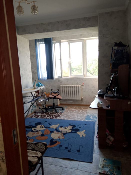 Продам четырёхкомнатную квартиру