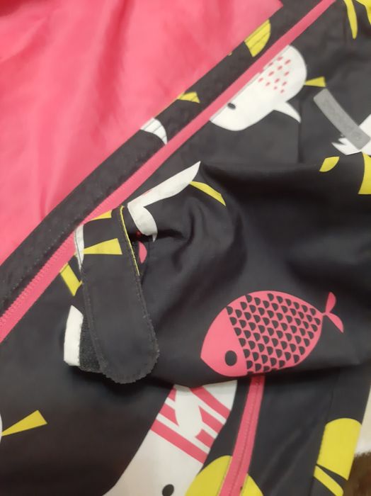 Продам ветровку на девочку