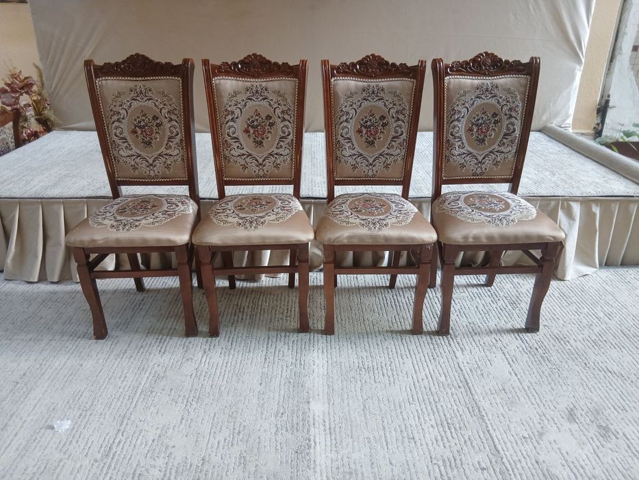 Prakatga zontik (4×8) stul prakatga beriladi. 24/7 xizmatingizdamiz.