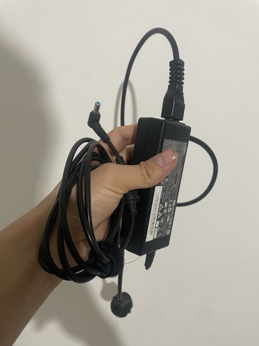 Продаю зарядное устройства для Aser