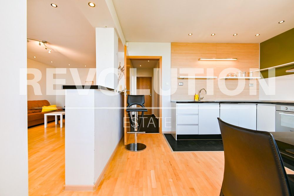 Дава се под наем Тристаен апартамент в София, Драгалевци - 130 кв.м за 700 € - Снимка #1