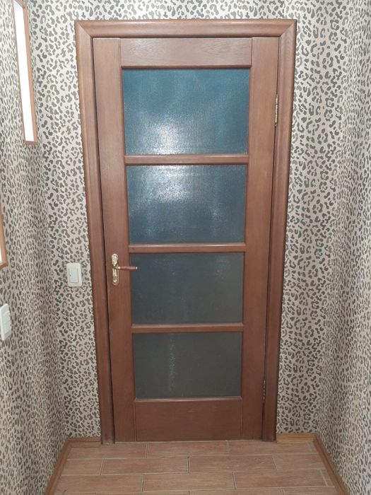 продам межкомнатную дверь