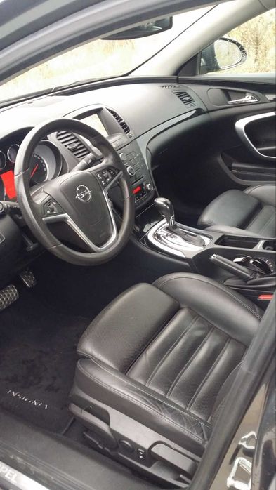 Opel Insignia 2.0 Turbo (Бензин), 2009 г., заводски Sport пакет.