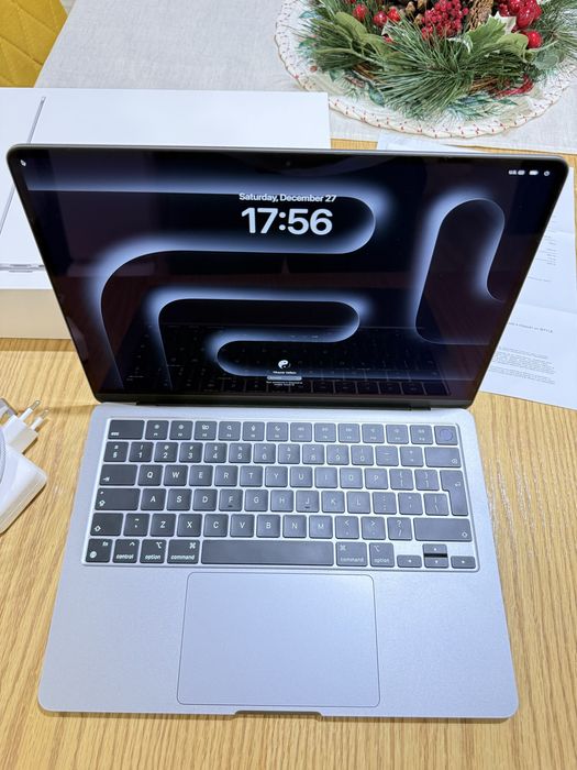 IStyle Macbook Air M3 13.6 инча - 19 цикъла батерия