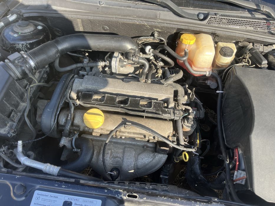 Dezmembrez Opel Vectra C 1.8 benzina z18xe 2002-2007