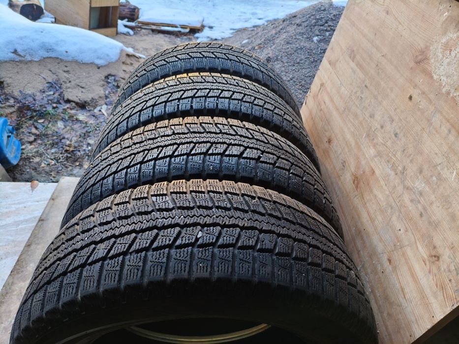 225 60 R17 Зима Комплект. Япония