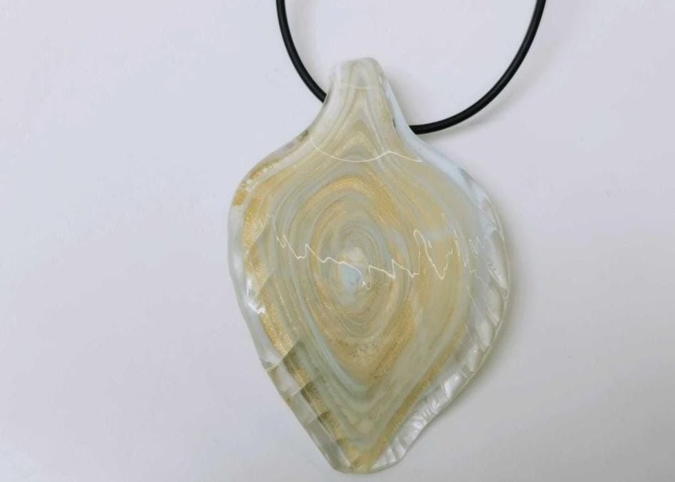 Colier cu pandantiv frunza din sticla Murano