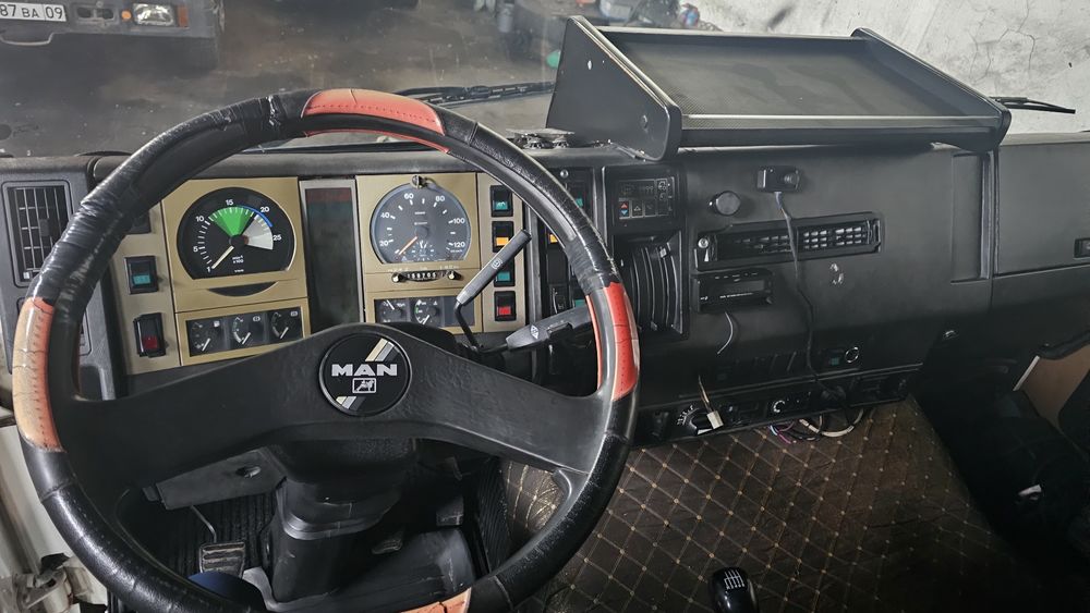 Продам бензовоз MAN