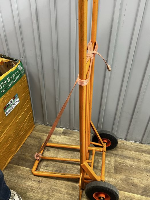 Продам прочную металлическую тачку.