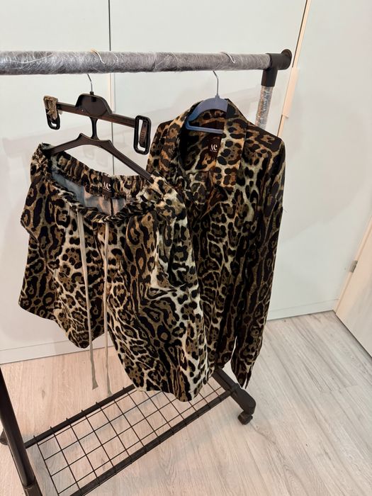 compleu pantaloni camasa alex ciobanu animal print