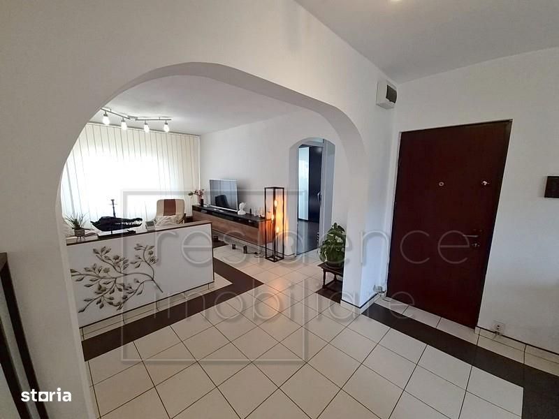 Apartament spatios 4 camere, Plopilor, zona Parcul Babes+Parcare