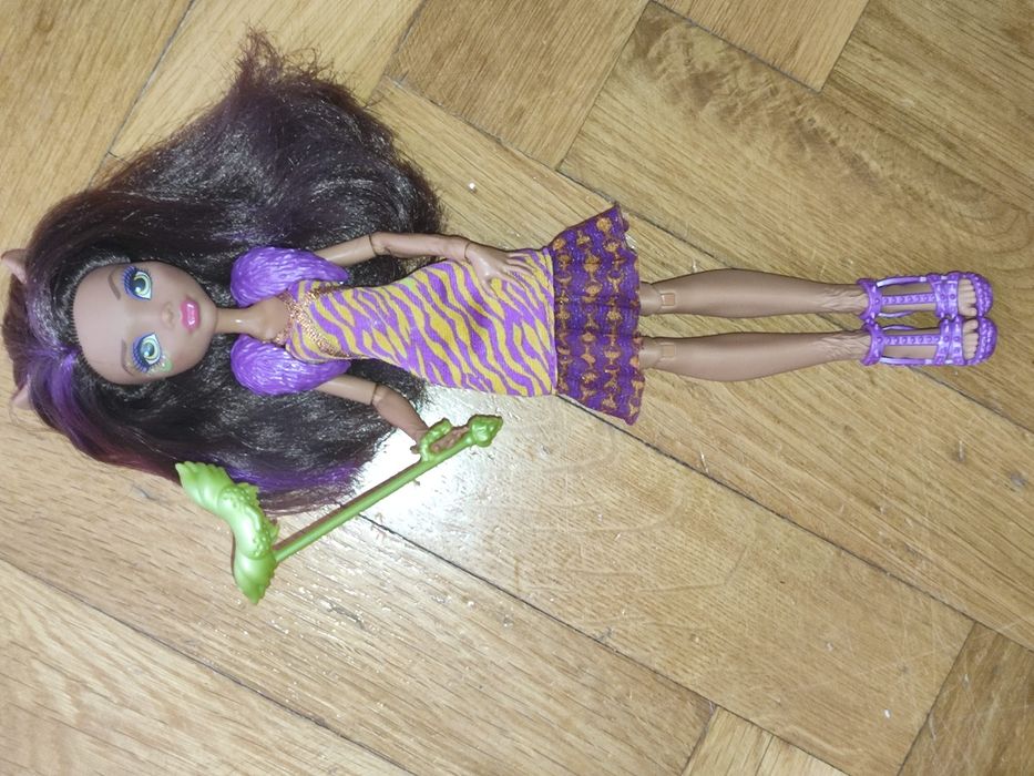 Papusa Monster High fight the fright away clawdeen doll