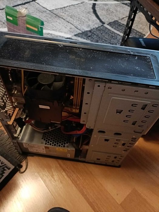 Carcasa PC desktop format ingust SFF - sursa + unitate DVD-RW + cabluri + cooler special pt acest tip de carcasa