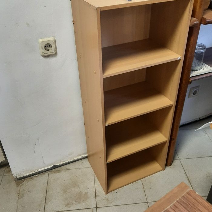 Продавам офис обзавеждане в отлично състояние