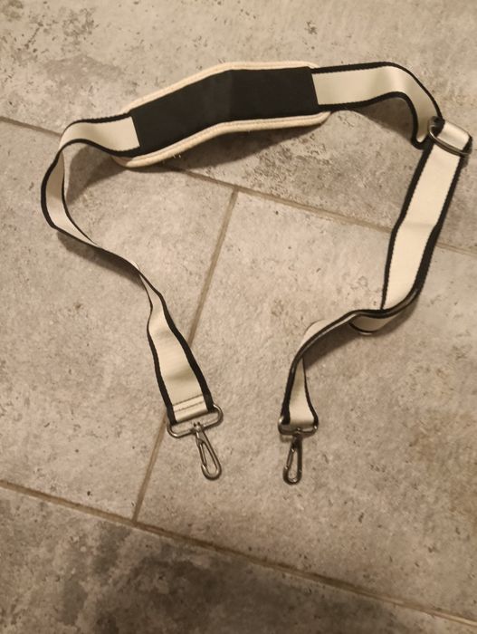 Curea Geantă voiaj in stare foarte bună.