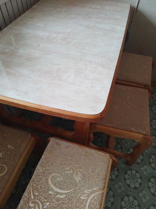 Продам диван, кресло, холодильник, кухонный гарнитур, стол, стул, утюг