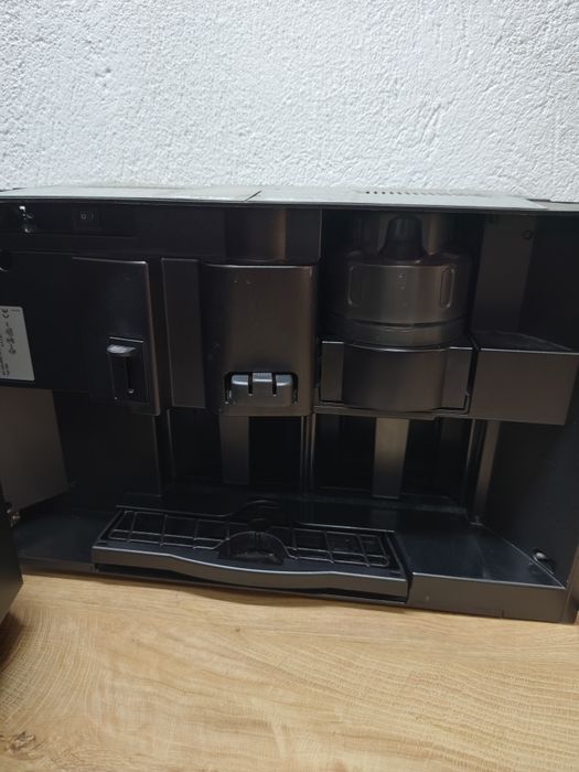 Кафе машина за вграждане Miele