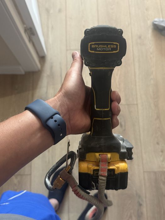 Винтаверт DeWALT