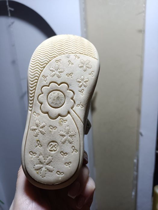 Детские туфли белые кожа 23