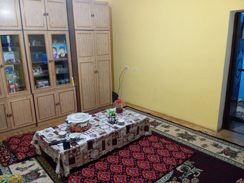 Srochna Uy hovli sotiladi pul zaril  narxini kelishamiz