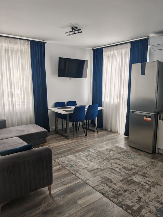 Inchiriez apartament 3 camere