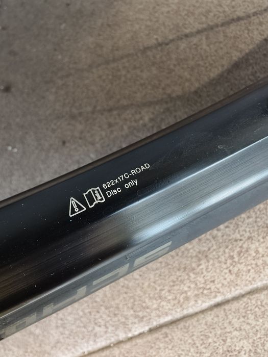 Шосейни/Гравел Капли  MAVIC AKSIUM DISC 700С 12х100  12х142/10х135