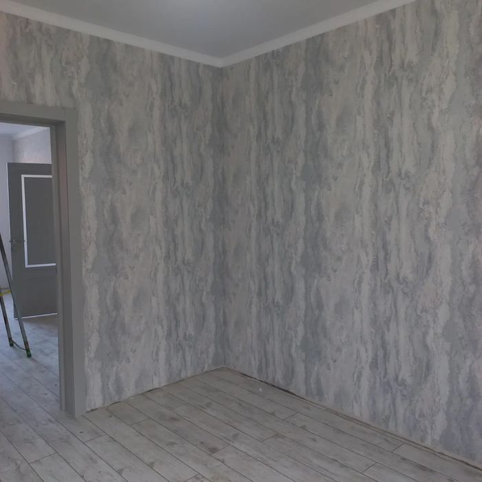 Поклейка обоев и галтель