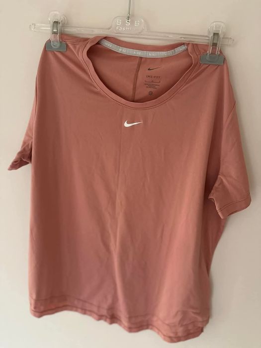 Спортна тениска размер L