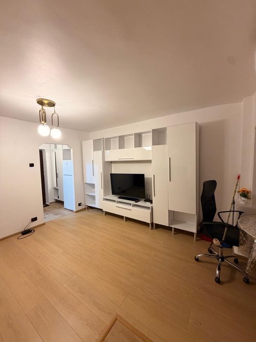 Garsonieră modernă, PRIMA ÎNCHIRIERE – 3 min. Metrou Dristor | 400 €