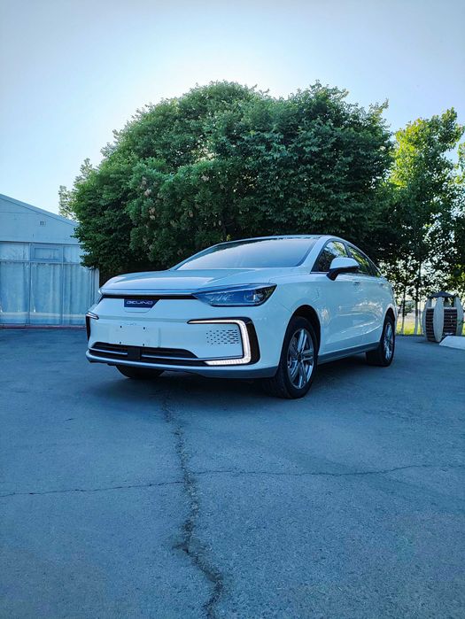 Beijing Eu5 401-km elektromobil +bonus