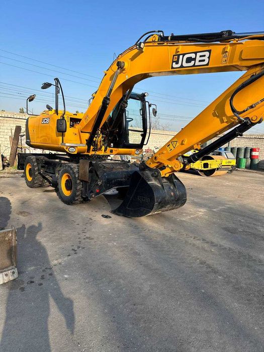 Экскаватор  в отличном состоянии