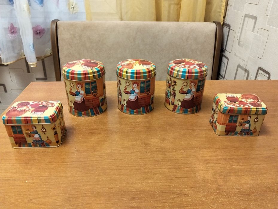 Продам баночки для хранения.