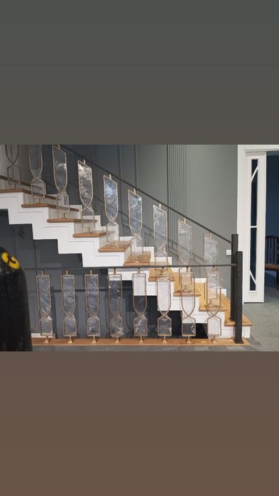 Перила балясины на лестницу в английском стиле а также сами ступеньки