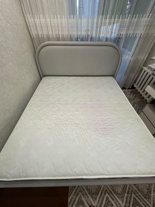 Продам двухспальную кровать