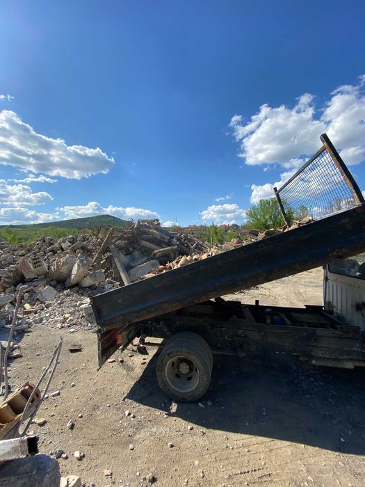 Кърти, чисти и извозва. Извозване на отпадъци  от имота до сметище.