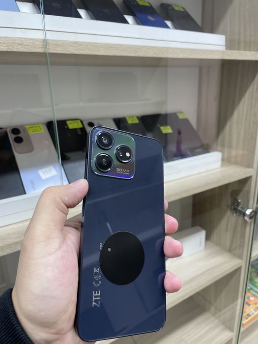 Телефон ZTE Blade V50 design 256gb